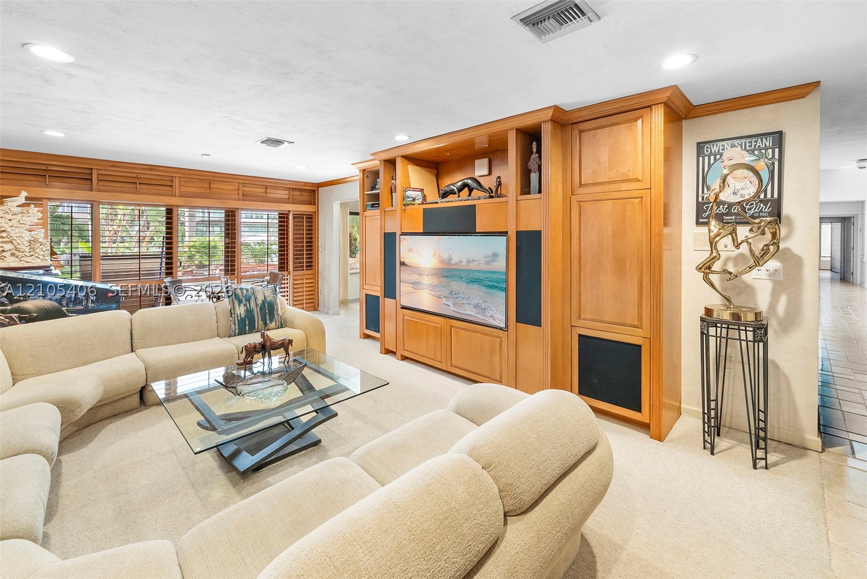 407 Sunset Dr, Hallandale Beach FL 33009