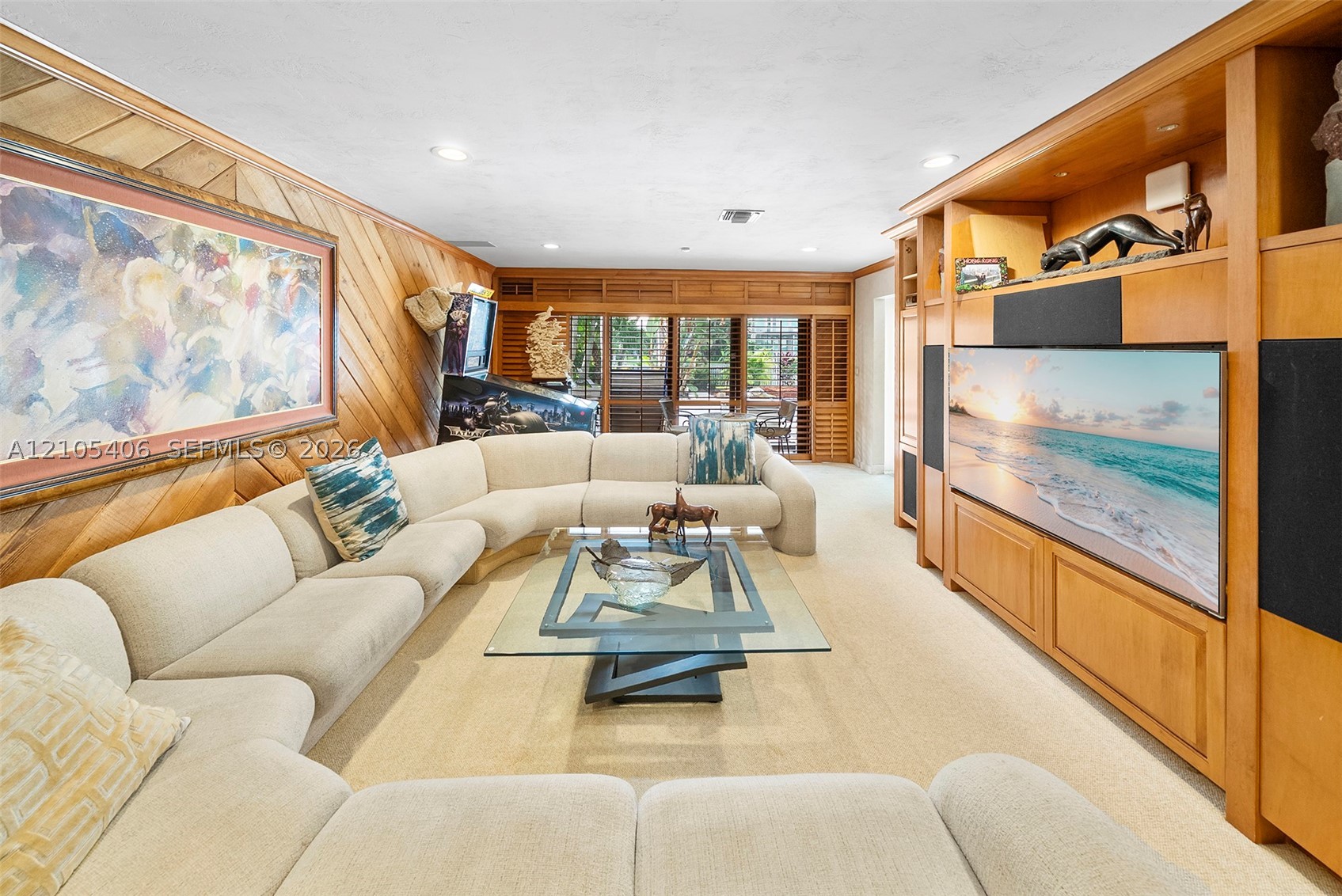 407 Sunset Dr, Hallandale Beach FL 33009