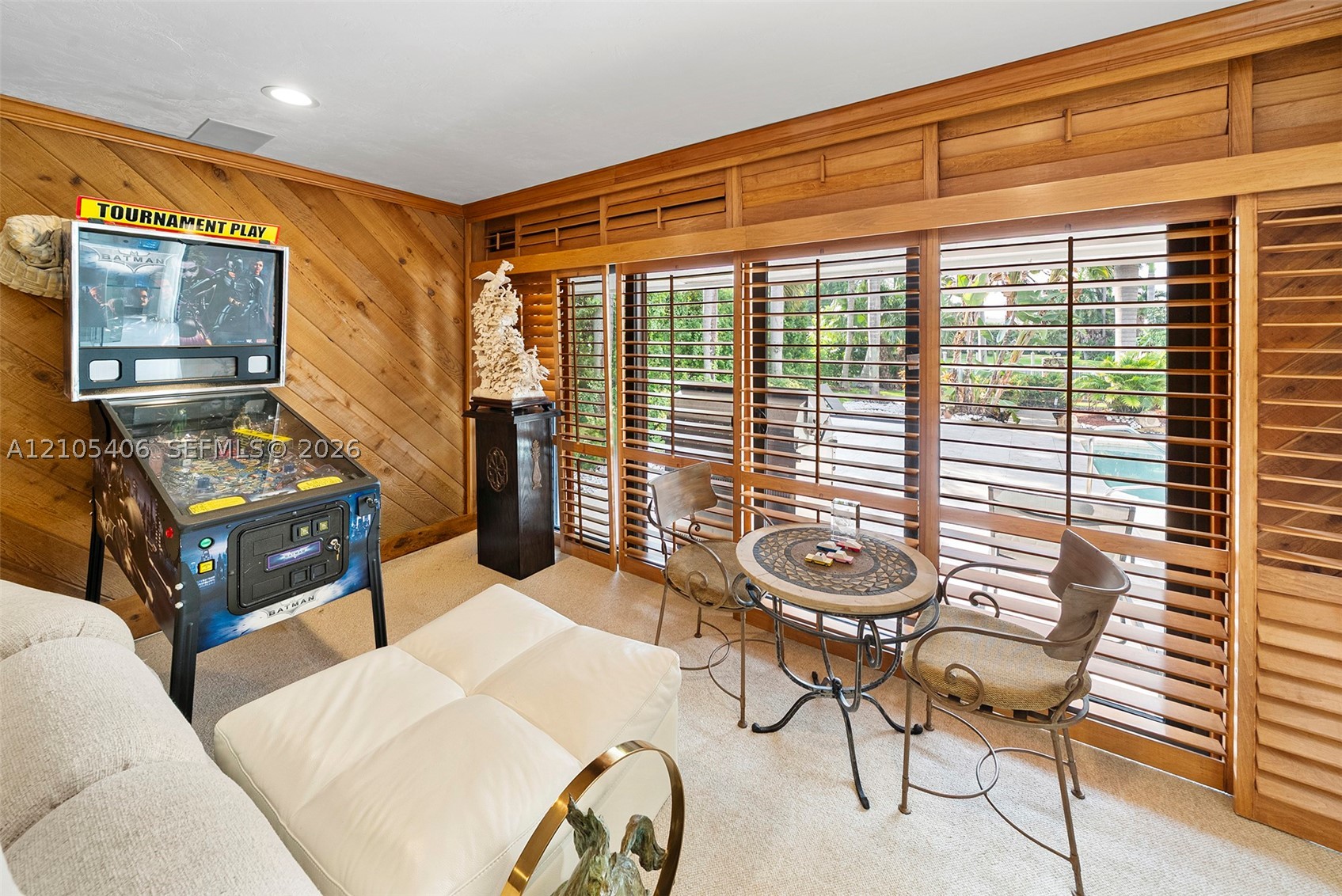 407 Sunset Dr, Hallandale Beach FL 33009