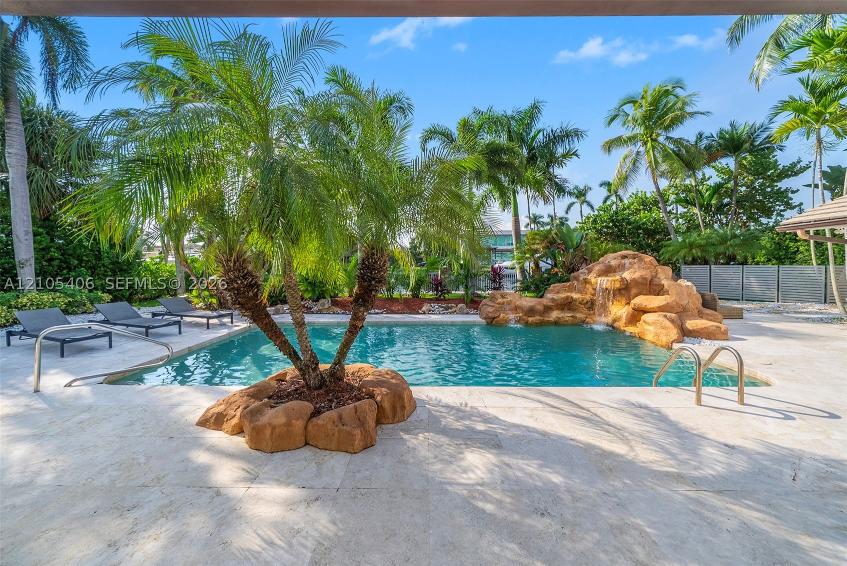 407 Sunset Dr, Hallandale Beach FL 33009