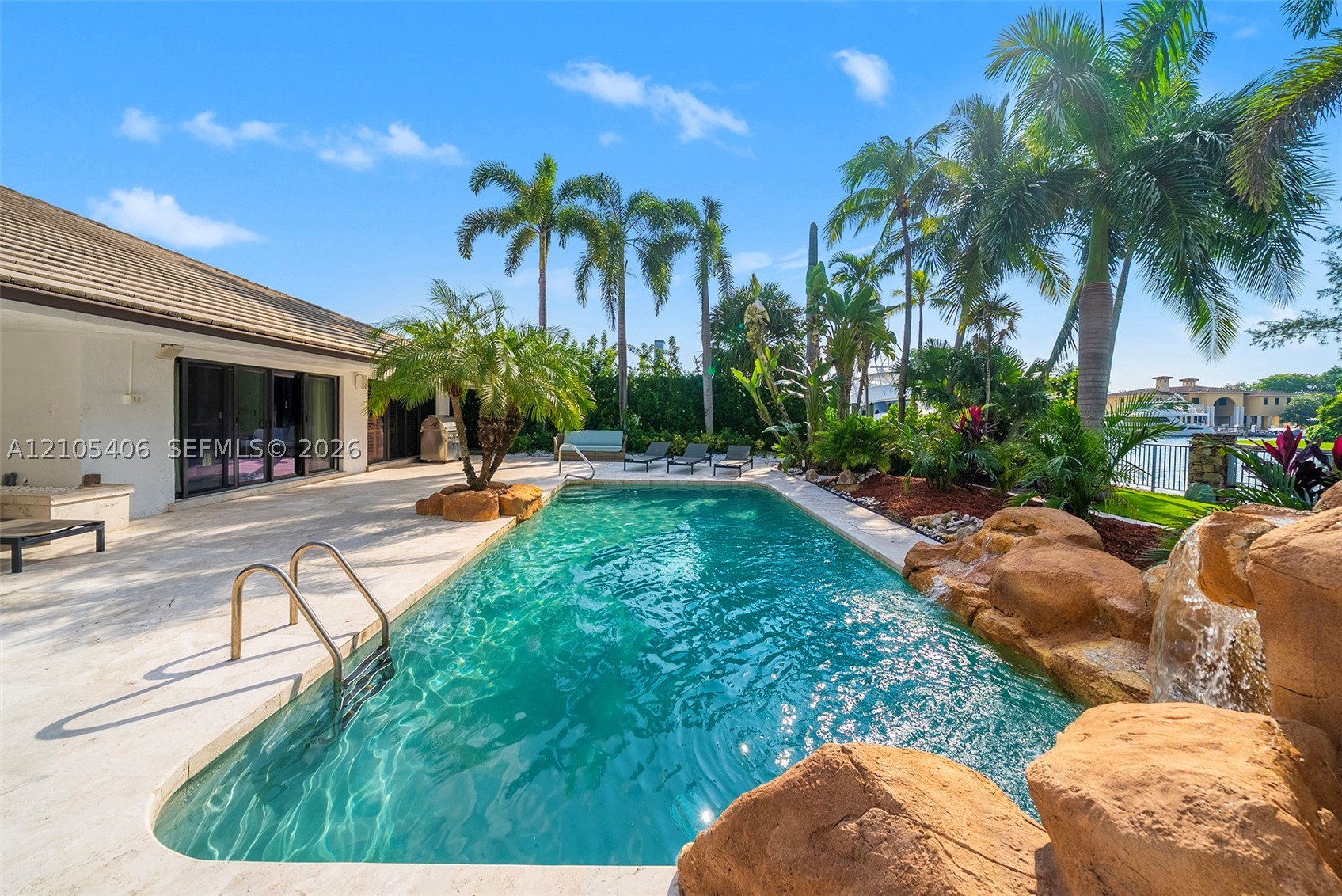 407 Sunset Dr, Hallandale Beach FL 33009