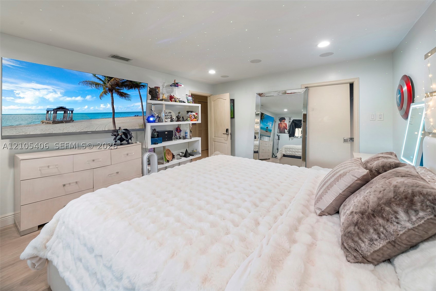 407 Sunset Dr, Hallandale Beach FL 33009