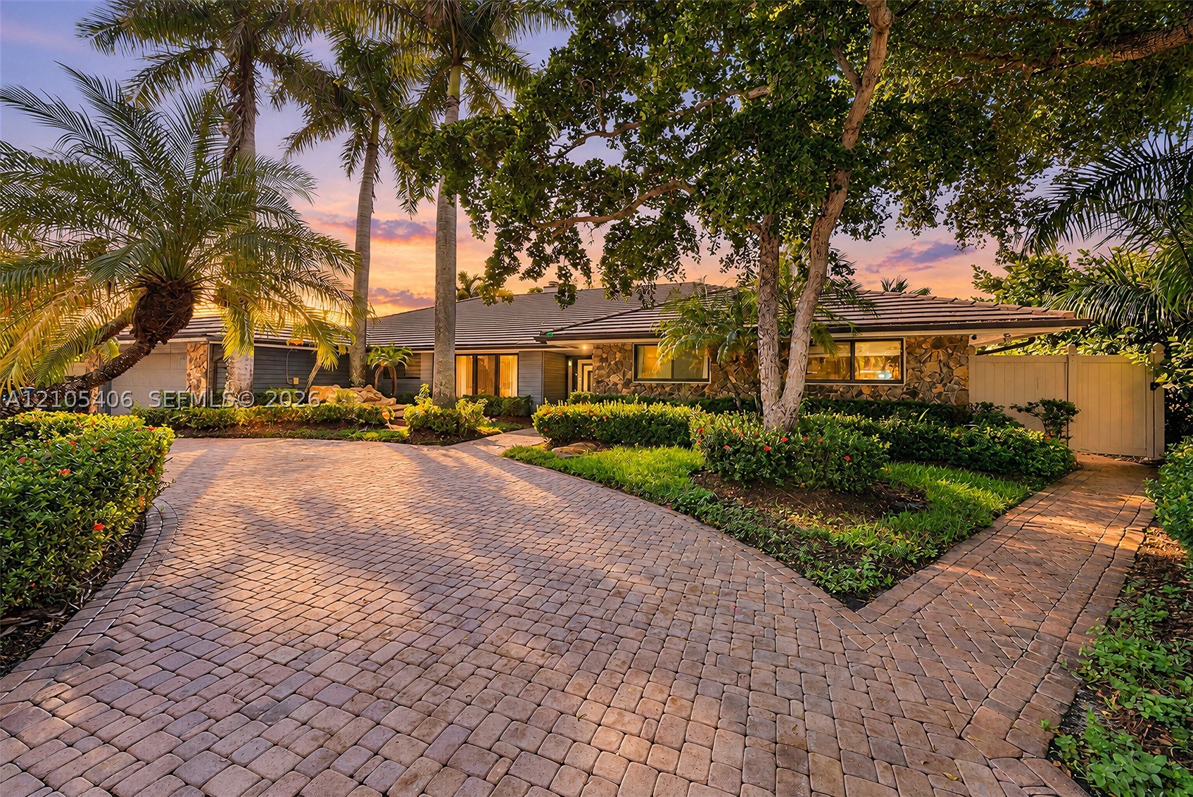 407 Sunset Dr, Hallandale Beach FL 33009