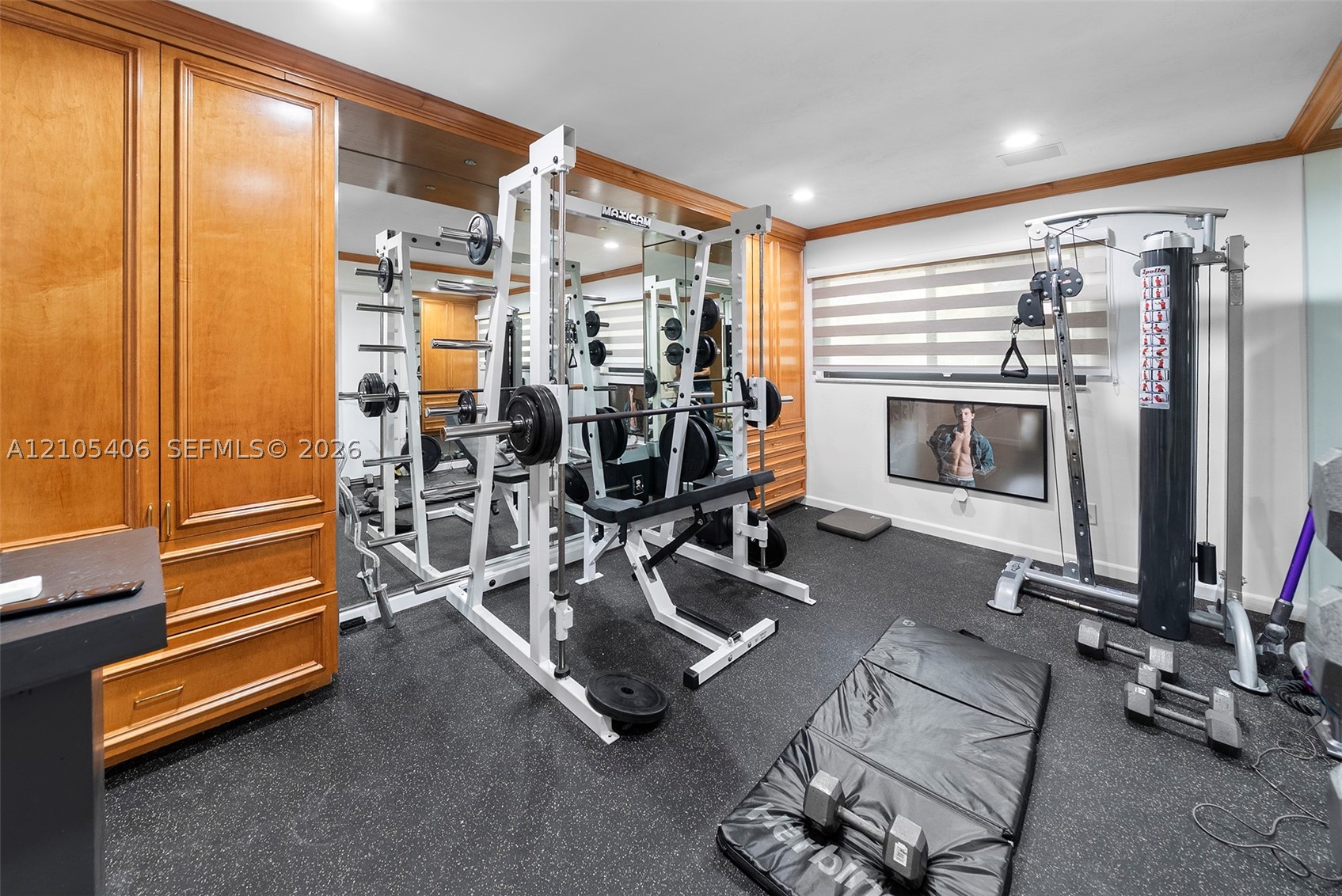 407 Sunset Dr, Hallandale Beach FL 33009