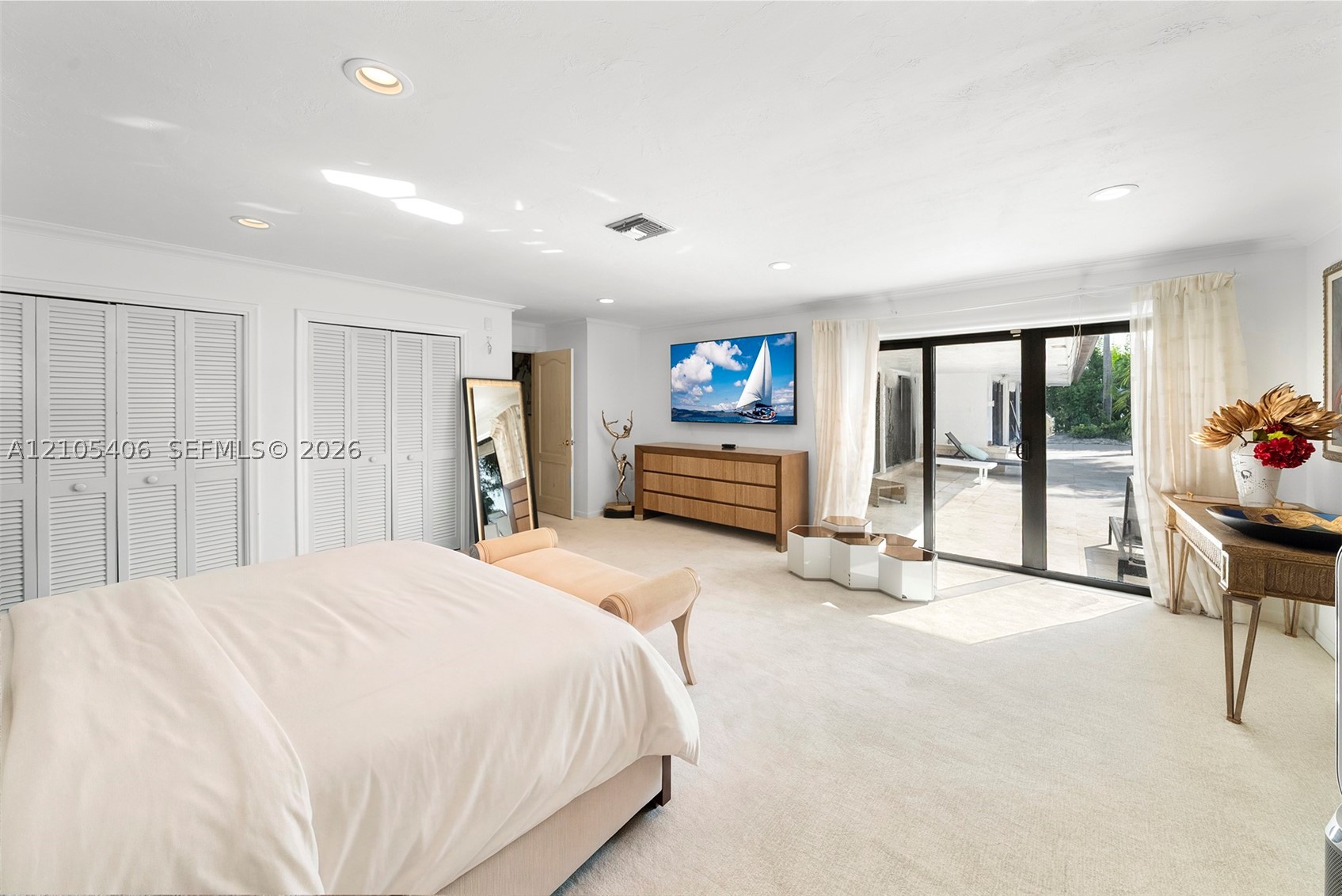 407 Sunset Dr, Hallandale Beach FL 33009