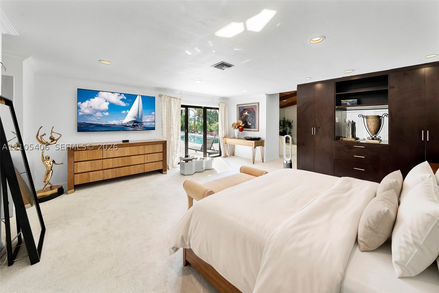 407 Sunset Dr, Hallandale Beach FL 33009