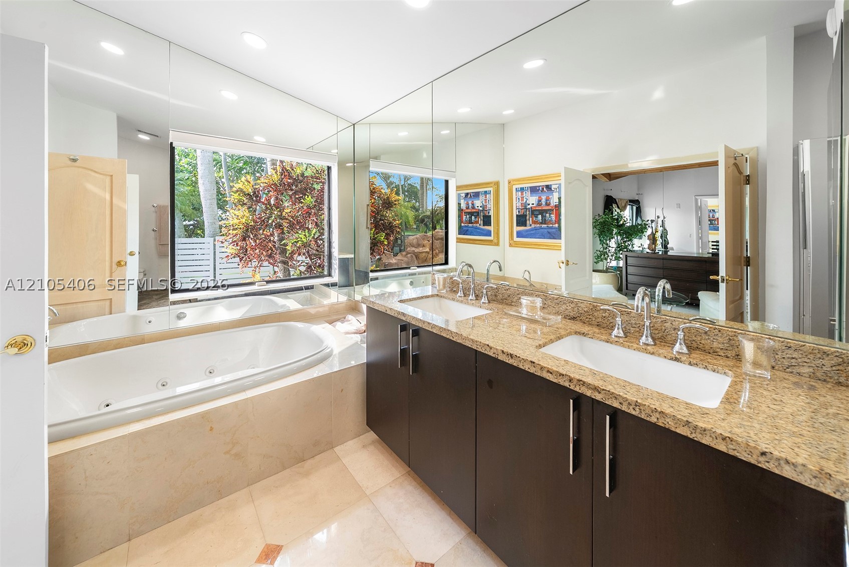 407 Sunset Dr, Hallandale Beach FL 33009