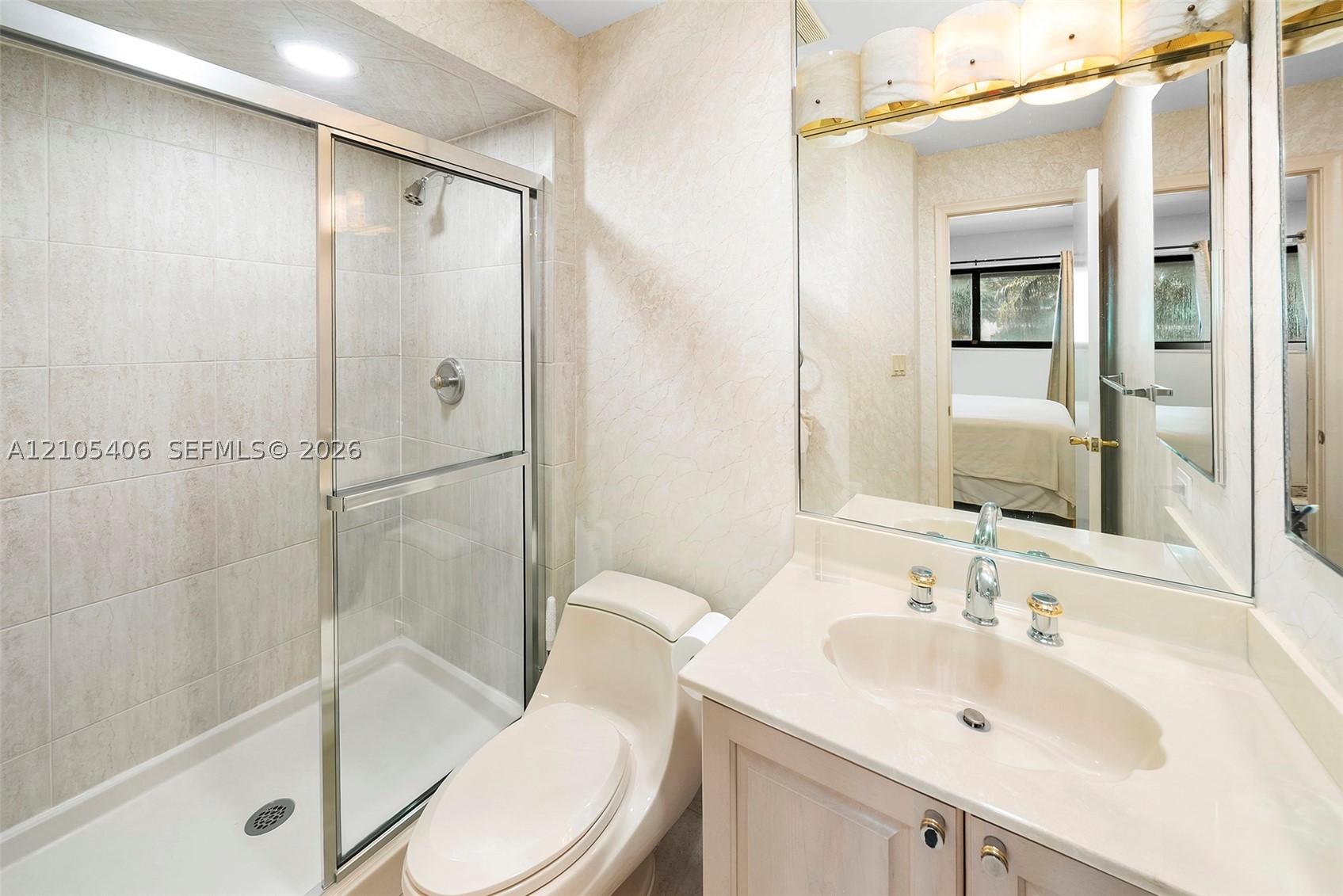 407 Sunset Dr, Hallandale Beach FL 33009