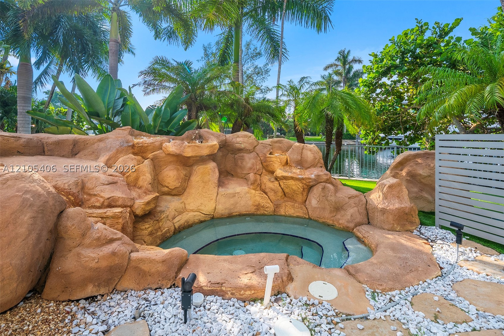 407 Sunset Dr, Hallandale Beach FL 33009