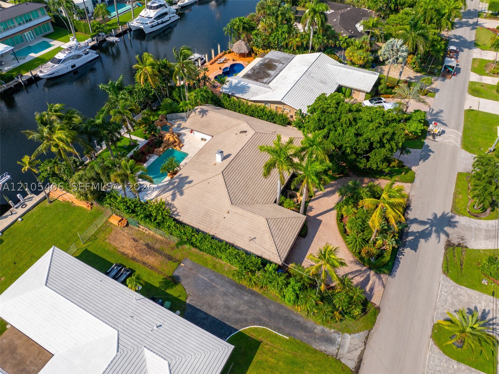 407 Sunset Dr, Hallandale Beach FL 33009