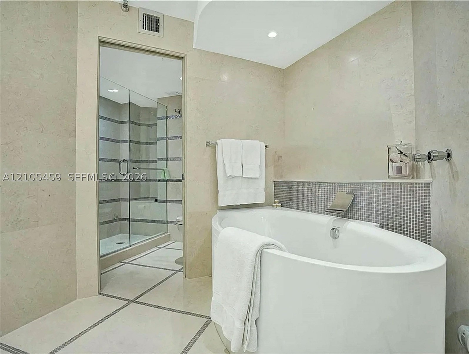 3500 Mystic Pointe Dr #3406, Aventura FL 33180