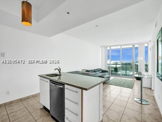 888 Biscayne Blvd #811, Miami FL 33132