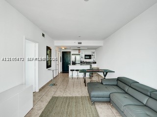 888 Biscayne Blvd #811, Miami FL 33132