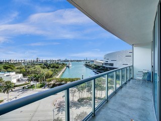 888 Biscayne Blvd #811, Miami FL 33132