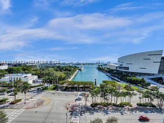 888 Biscayne Blvd #811, Miami FL 33132