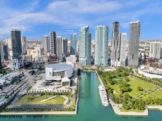 888 Biscayne Blvd #811, Miami FL 33132