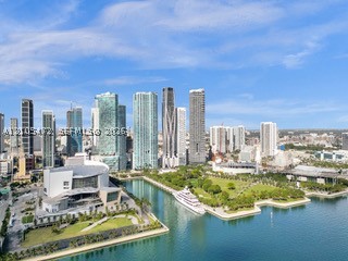 888 Biscayne Blvd #811, Miami FL 33132