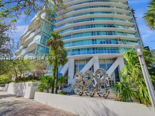 888 Biscayne Blvd #811, Miami FL 33132