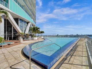 888 Biscayne Blvd #811, Miami FL 33132