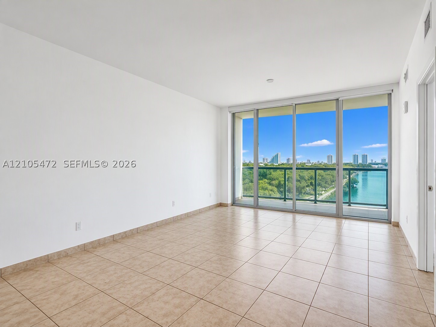 888 Biscayne Blvd #811, Miami FL 33132
