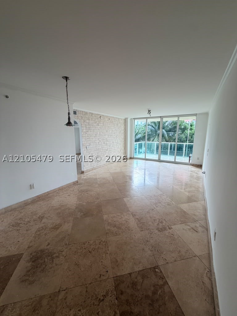 3340 NE 190th St #308, Aventura FL 33180