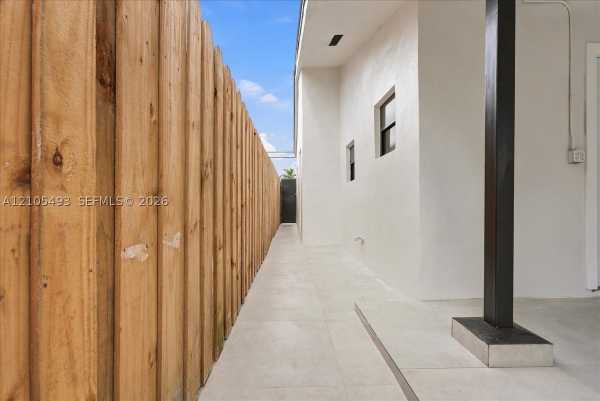4606 SW 1st St, Miami FL 33134