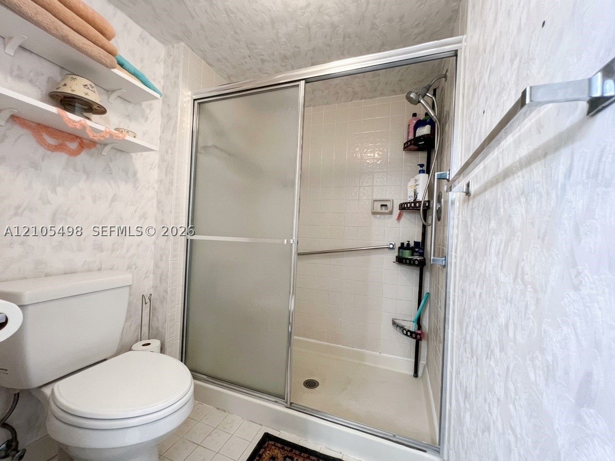 7407 N Devon Dr #212, Tamarac FL 33321
