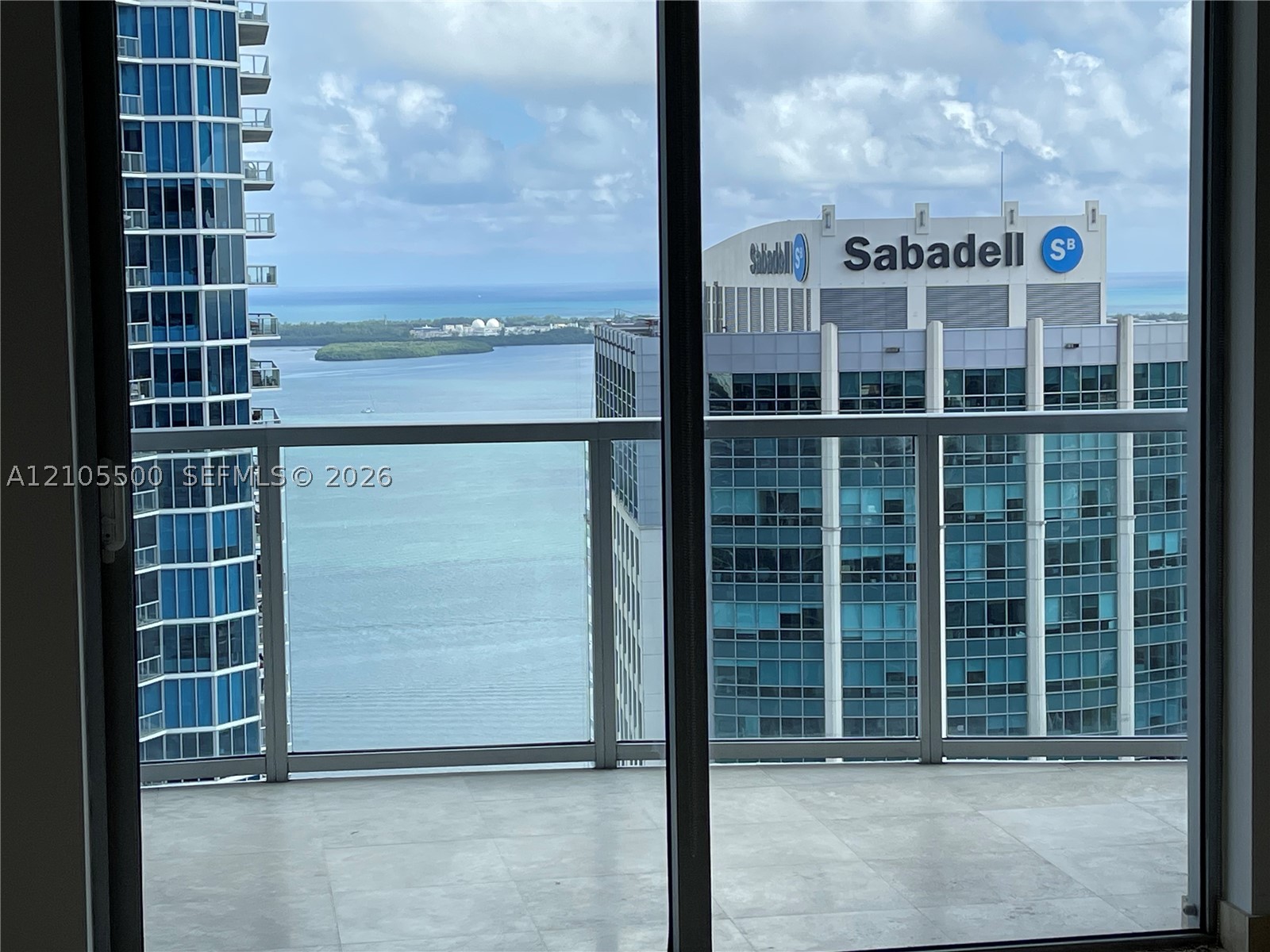 1060 Brickell Ave #3905, Miami FL 33131