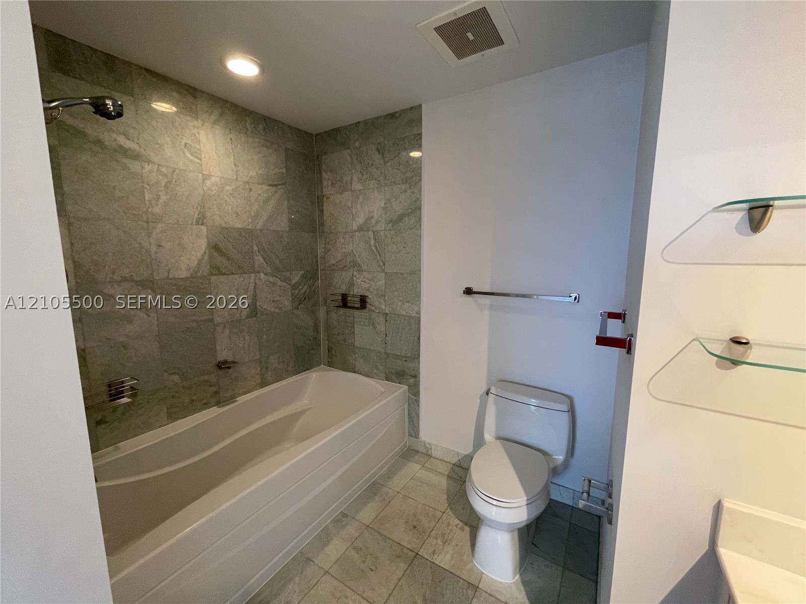 1060 Brickell Ave #3905, Miami FL 33131