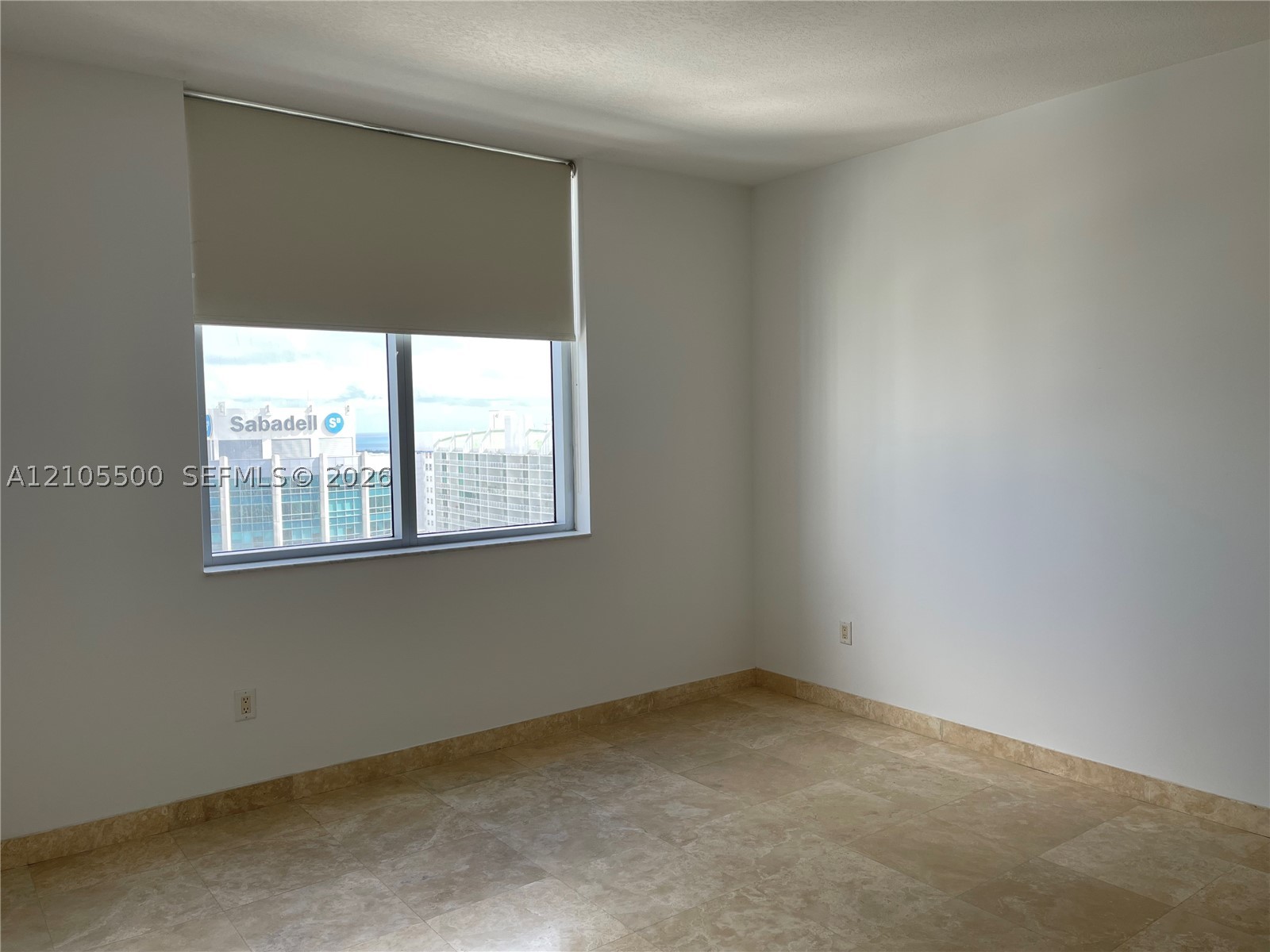 1060 Brickell Ave #3905, Miami FL 33131