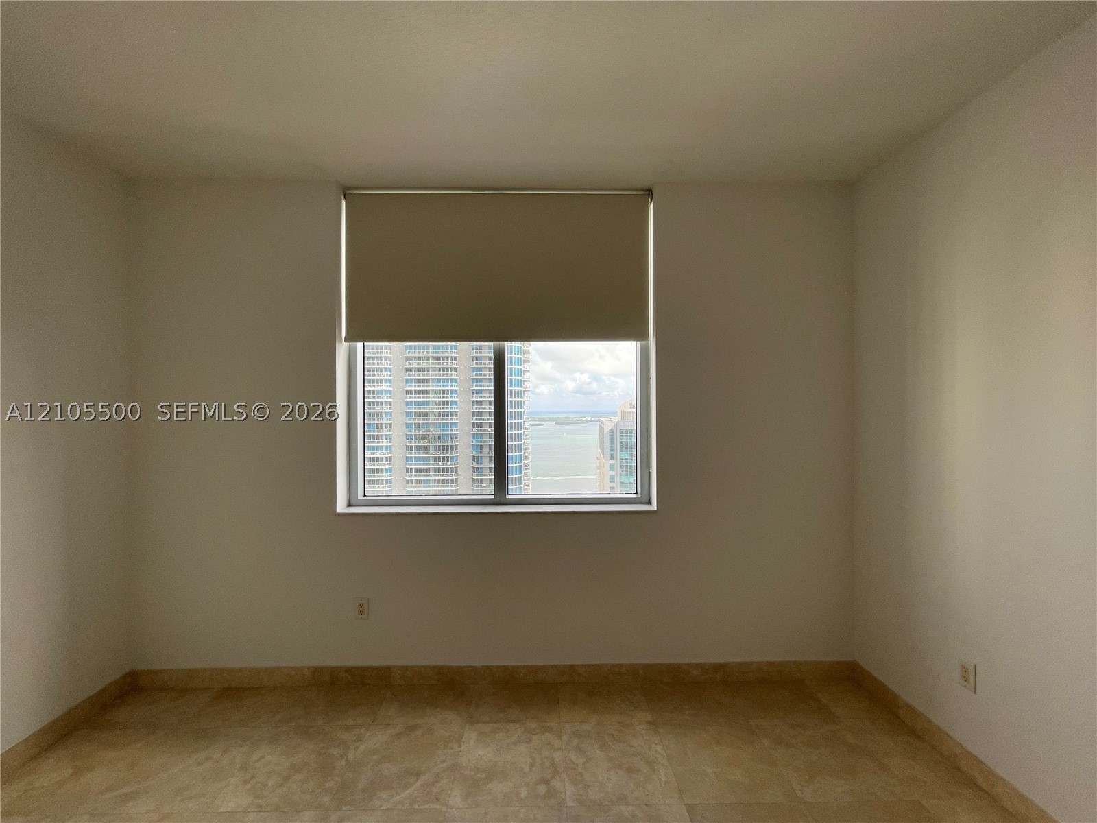 1060 Brickell Ave #3905, Miami FL 33131