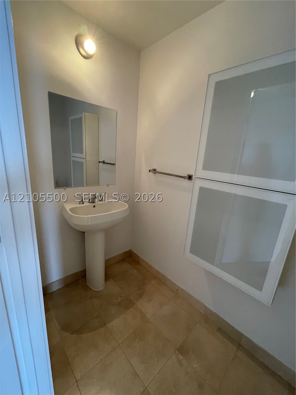 1060 Brickell Ave #3905, Miami FL 33131