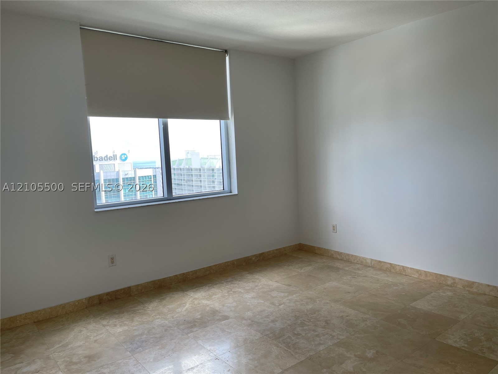 1060 Brickell Ave #3905, Miami FL 33131