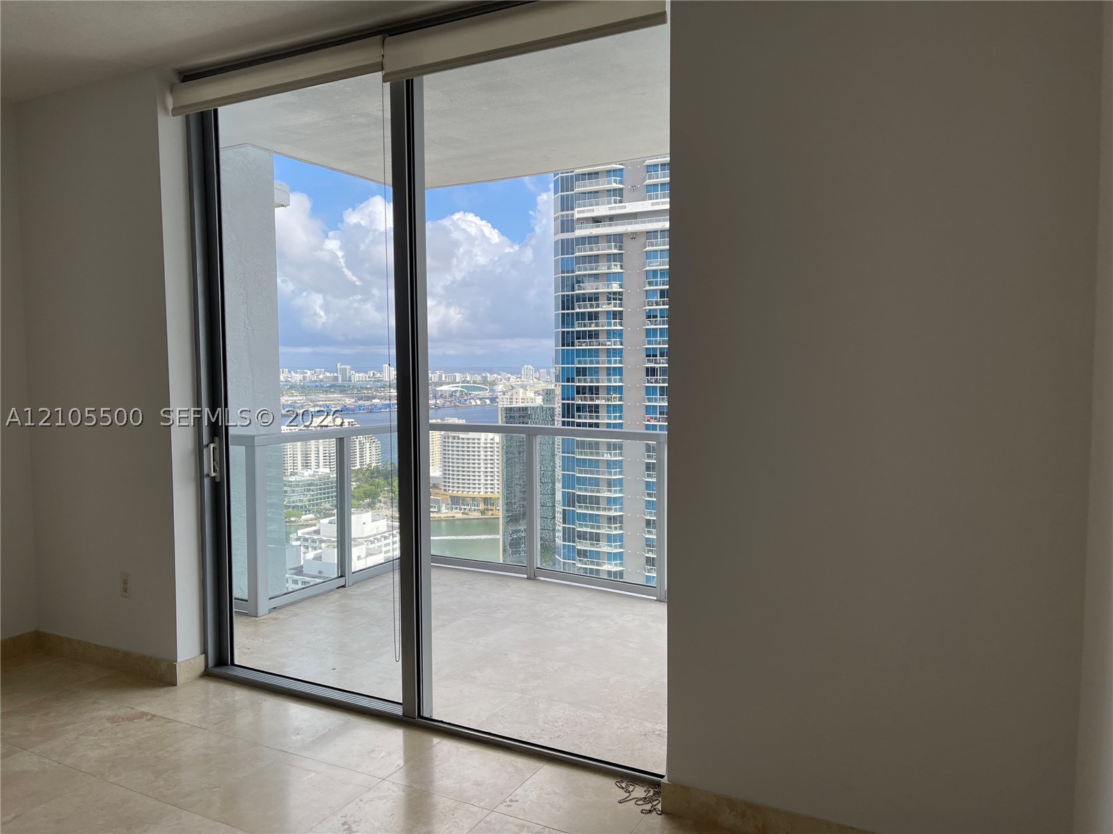 1060 Brickell Ave #3905, Miami FL 33131