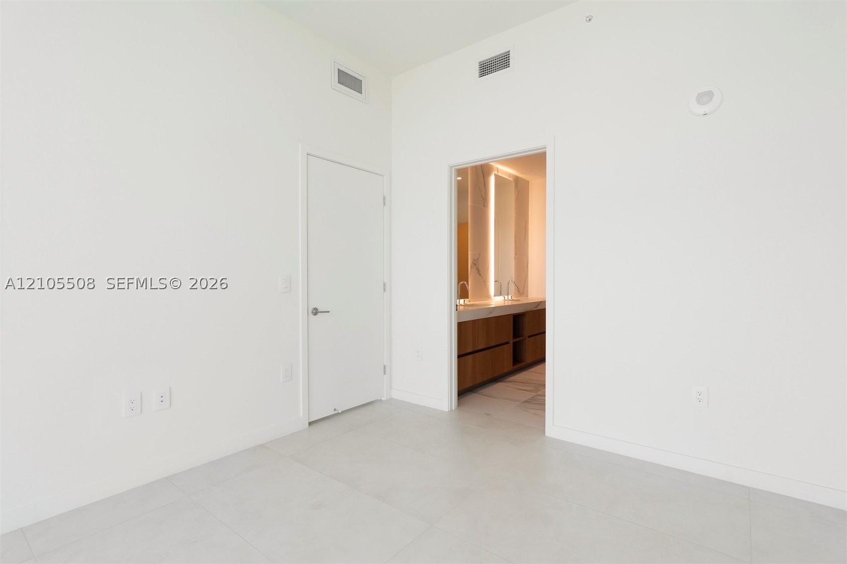 1400 Biscayne Blvd #504, Miami FL 33132