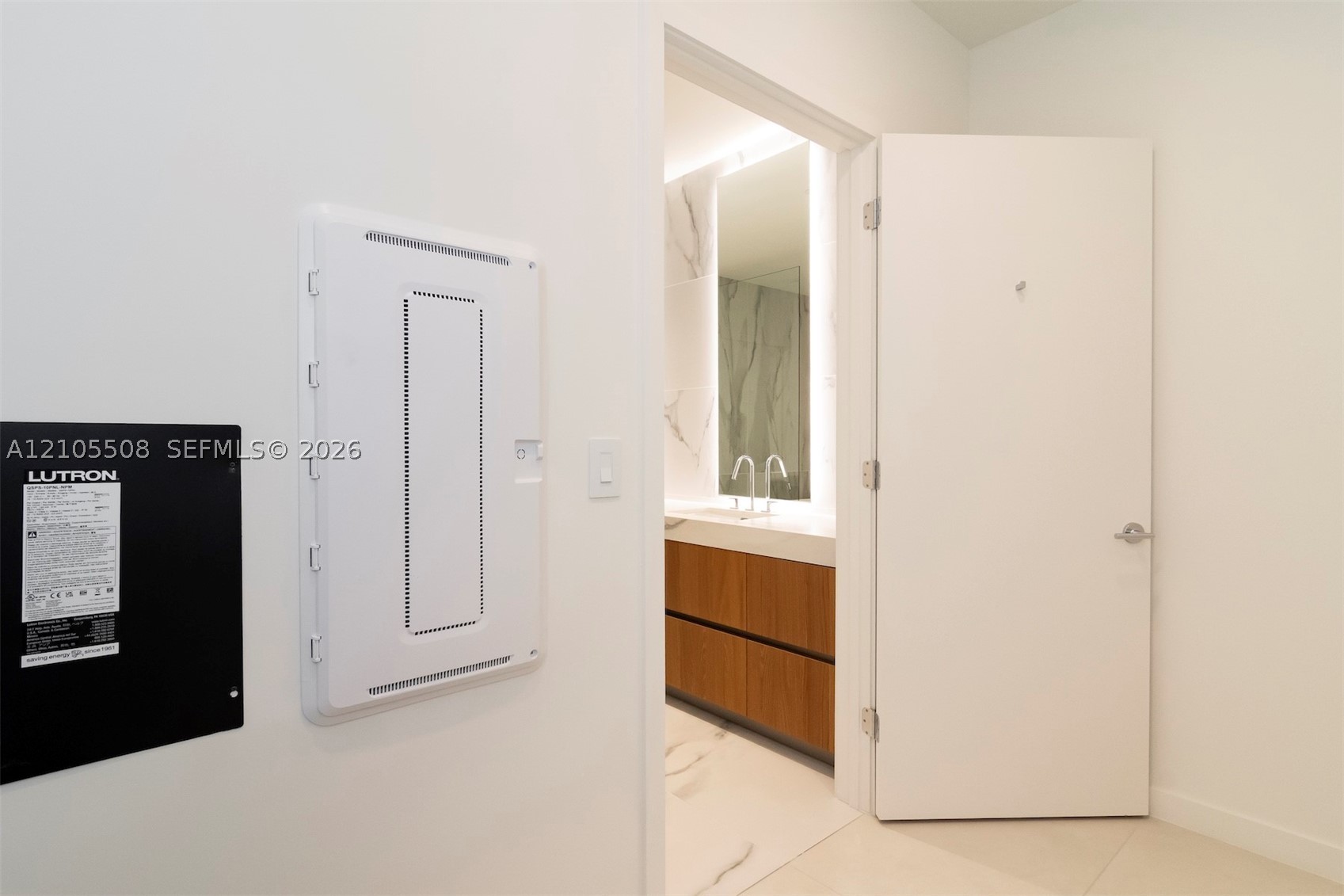1400 Biscayne Blvd #504, Miami FL 33132