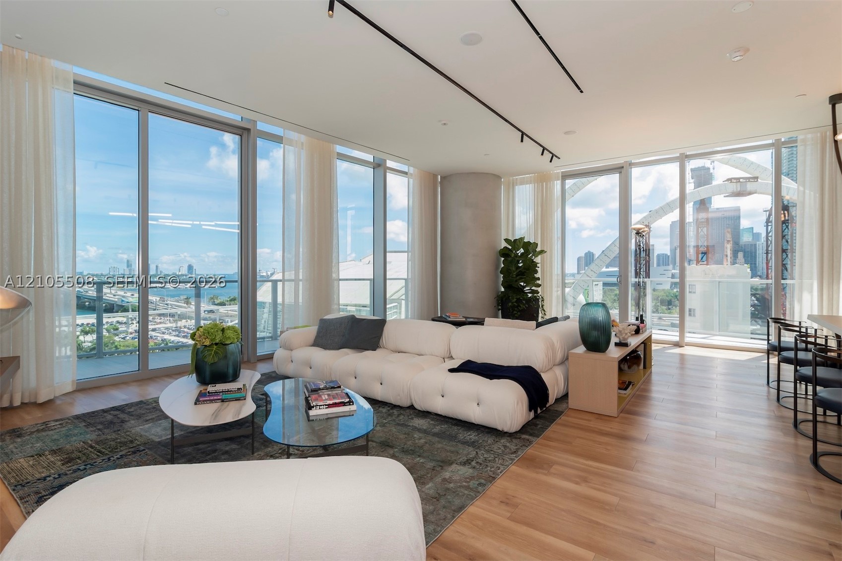 1400 Biscayne Blvd #504, Miami FL 33132