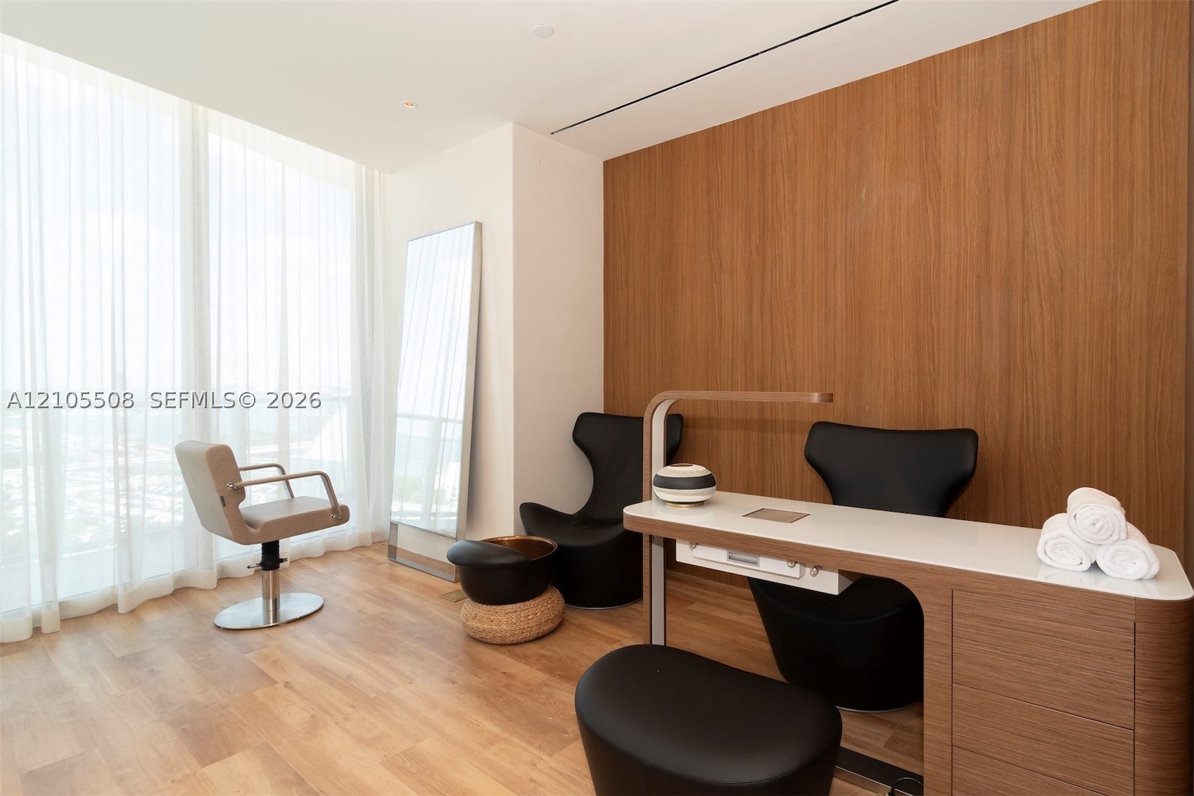 1400 Biscayne Blvd #504, Miami FL 33132