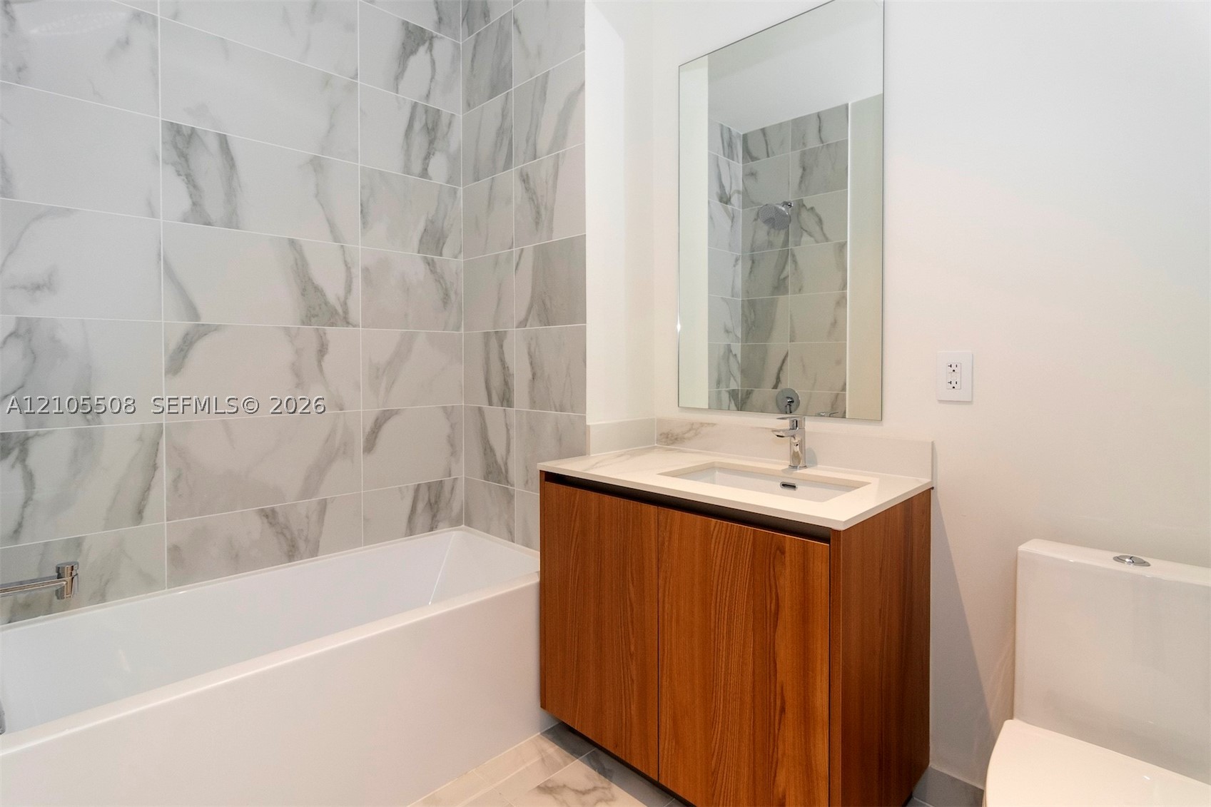 1400 Biscayne Blvd #504, Miami FL 33132
