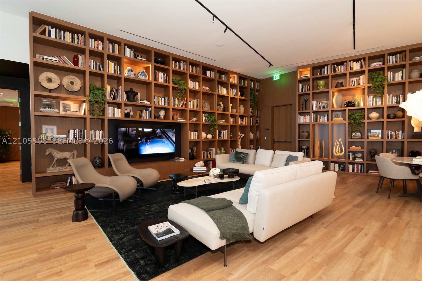 1400 Biscayne Blvd #504, Miami FL 33132