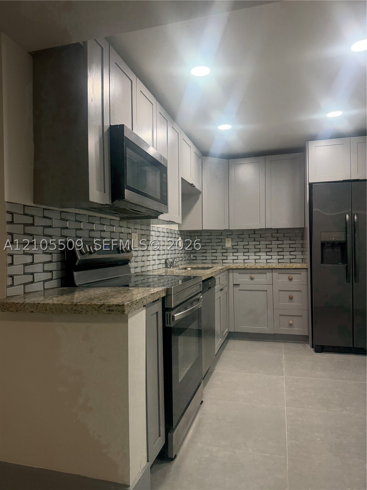 8050 W Mcnab Rd #121, Tamarac FL 33321