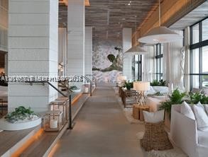 102 24th St #1213, Miami Beach FL 33139