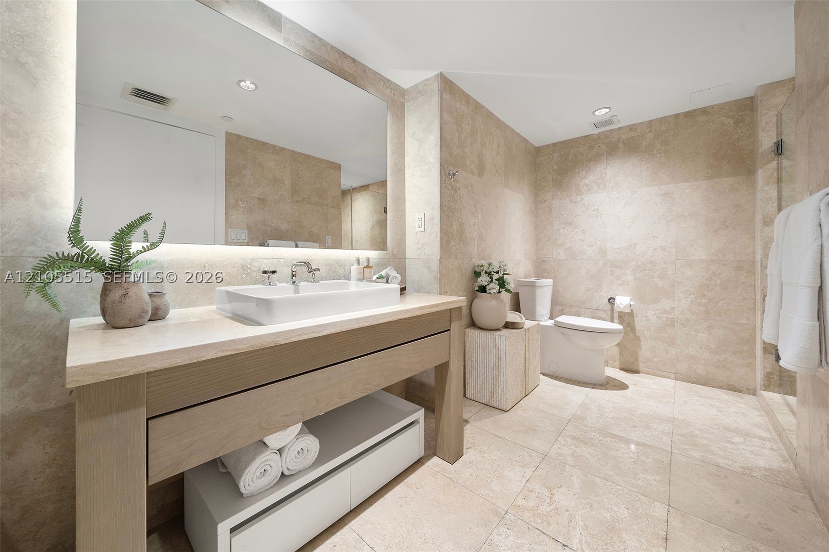 102 24th St #1213, Miami Beach FL 33139
