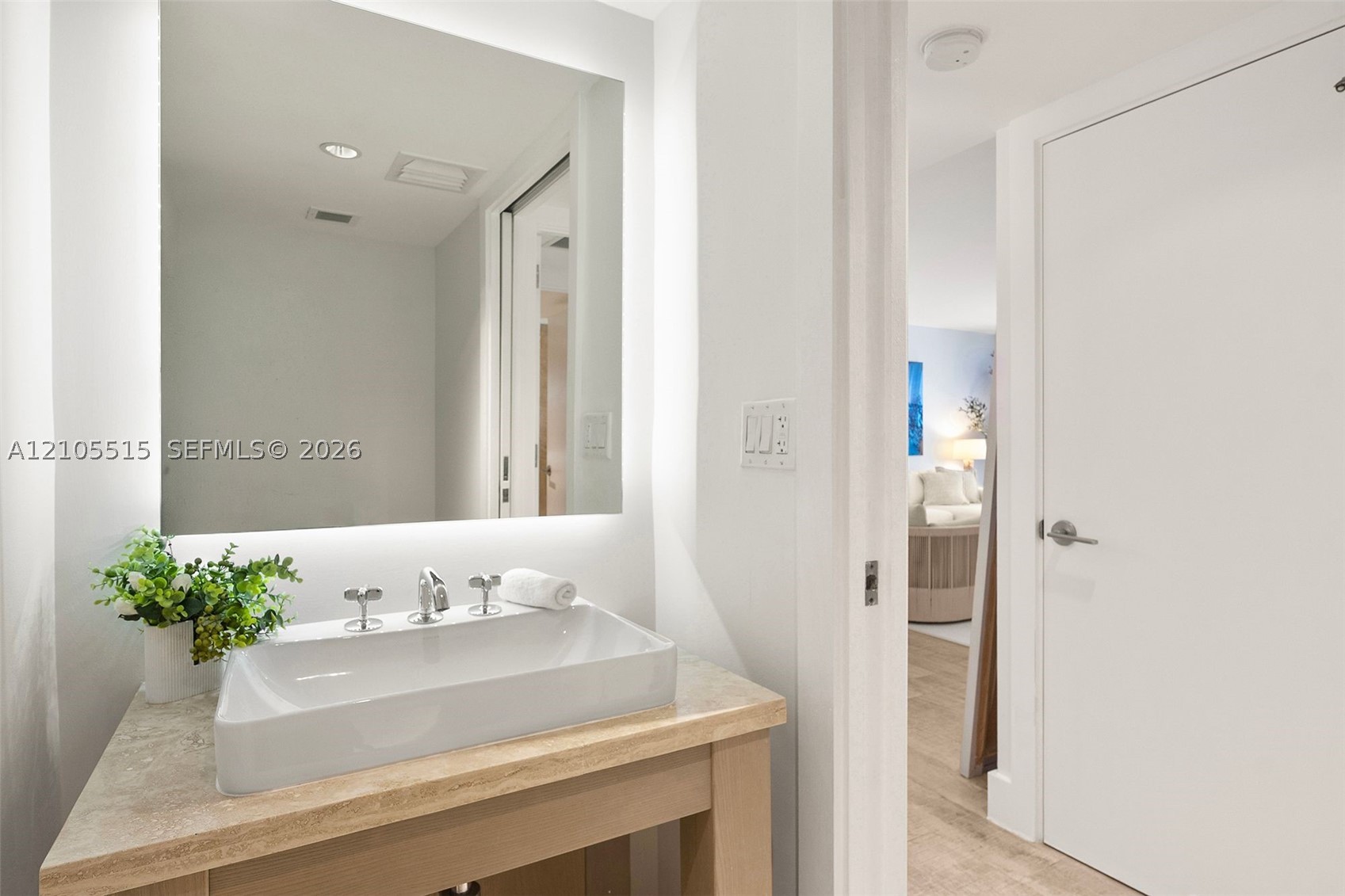 102 24th St #1213, Miami Beach FL 33139
