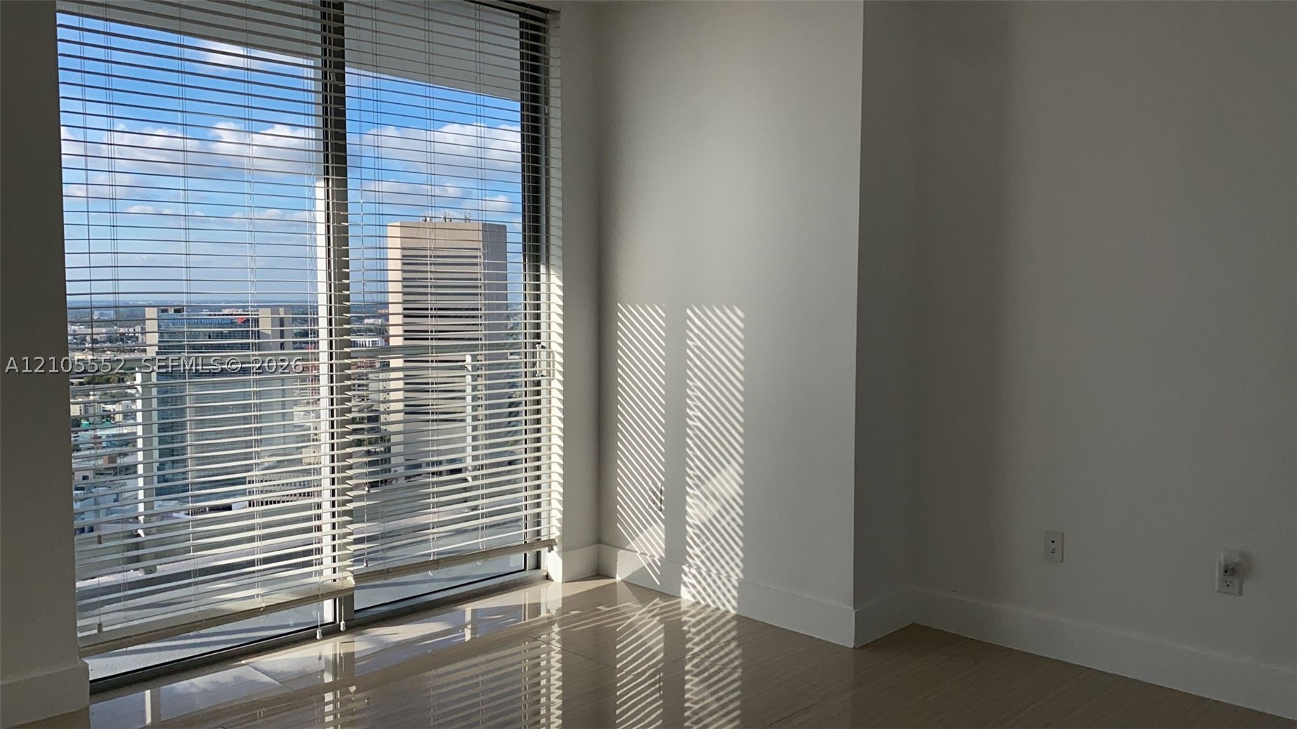 90 SW 3rd St #3907, Miami FL 33130