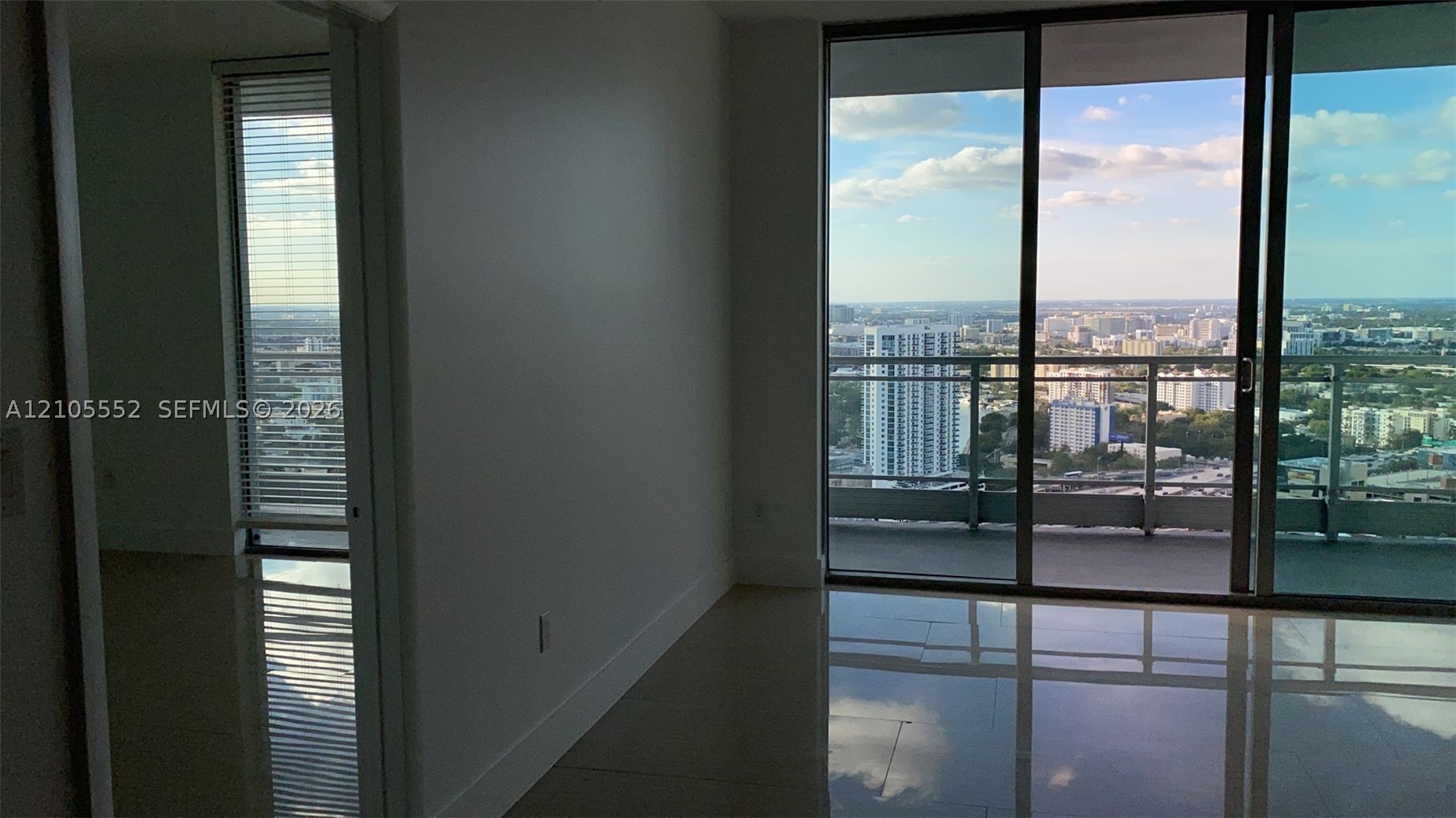 90 SW 3rd St #3907, Miami FL 33130