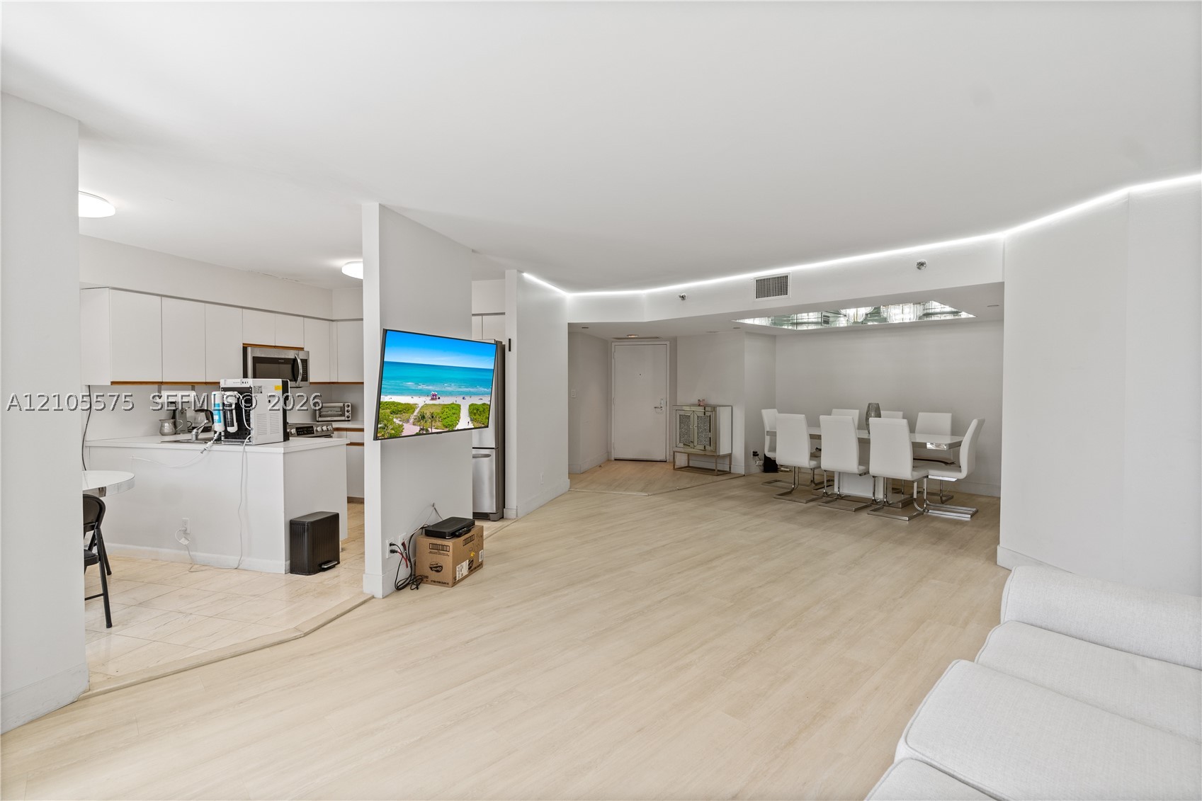 3600 Mystic Pointe Dr #215, Aventura FL 33180