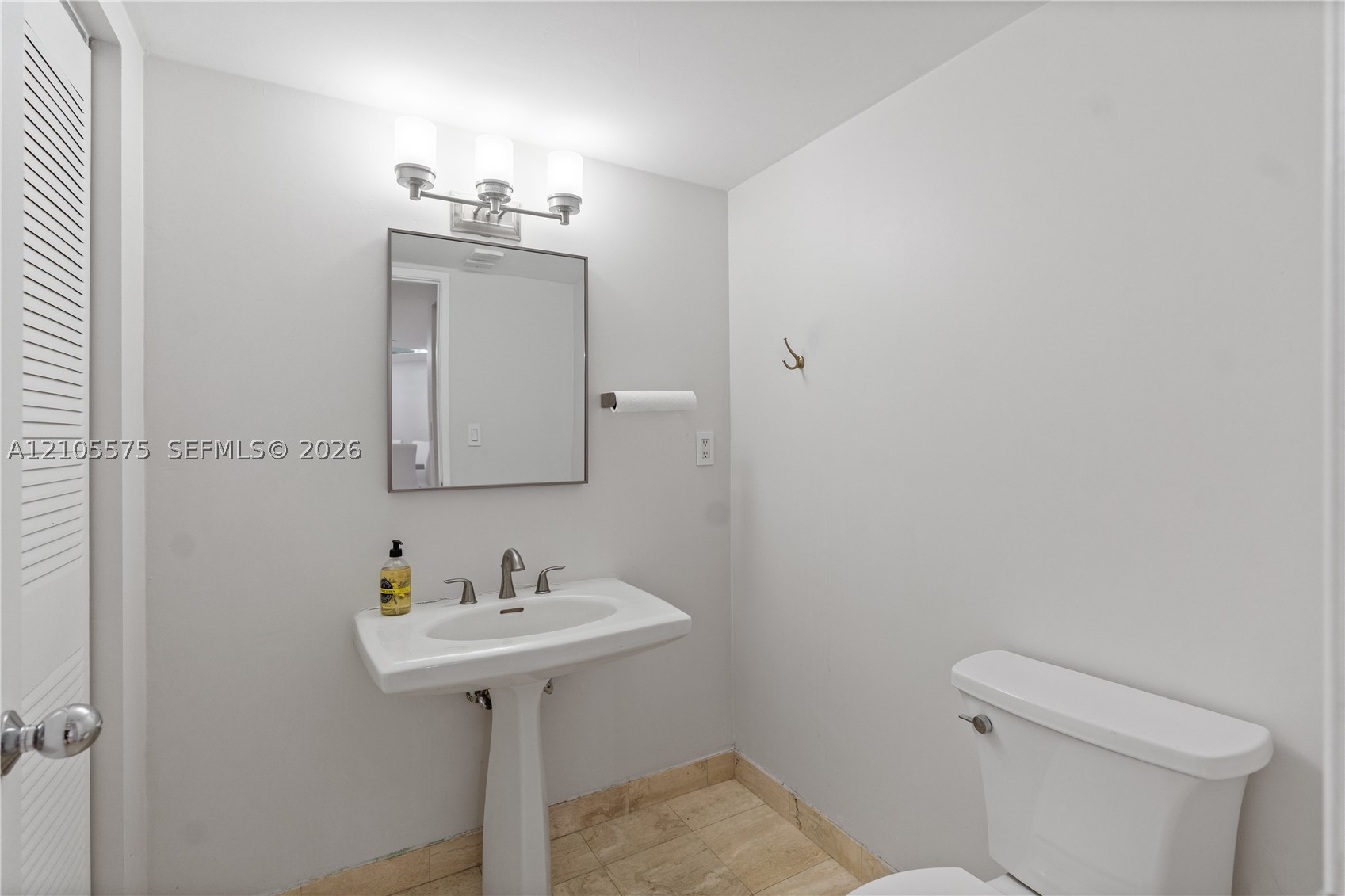 3600 Mystic Pointe Dr #215, Aventura FL 33180
