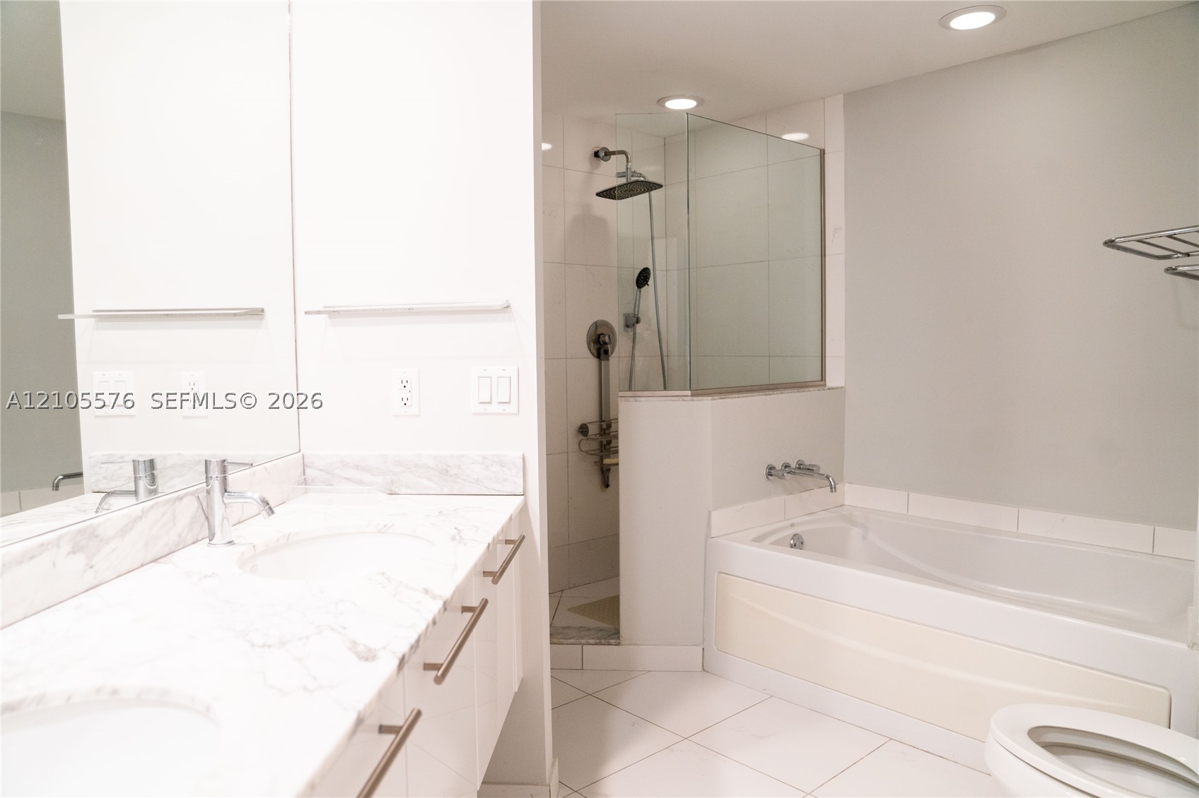 500 Brickell Ave #1910, Miami FL 33131