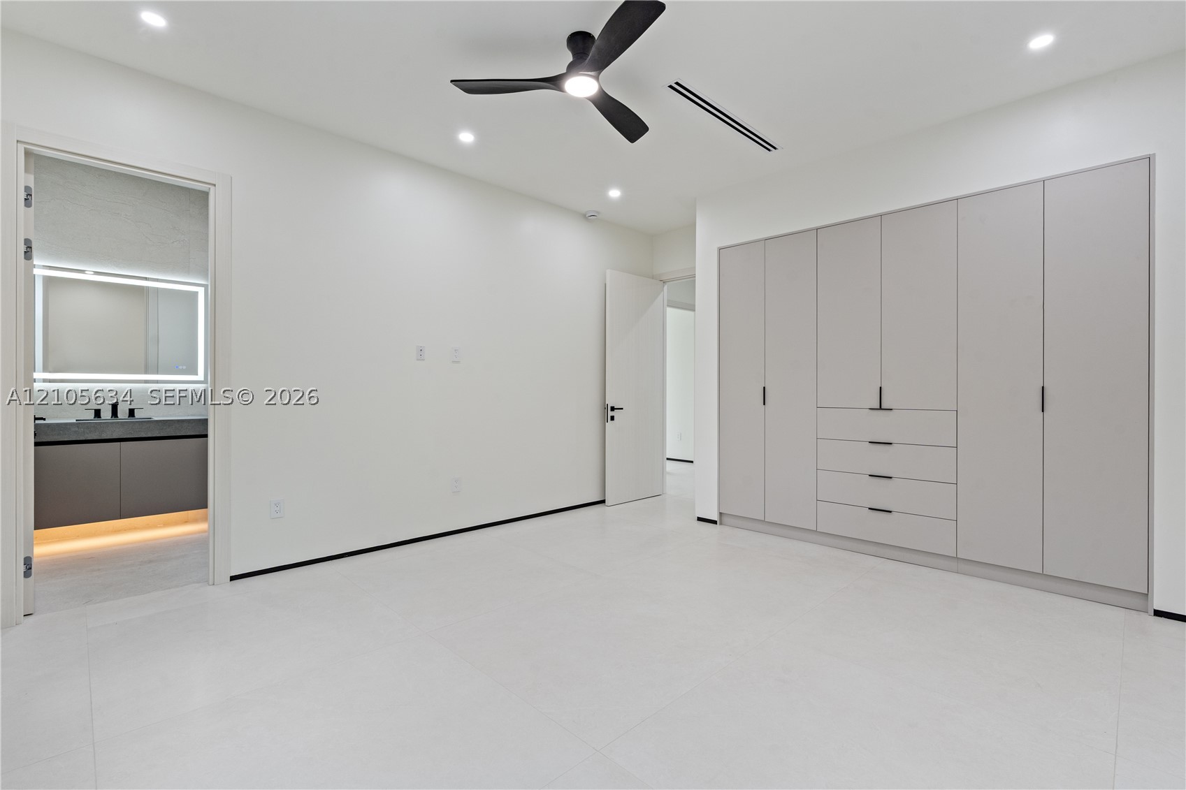623 NE 16th Ter, Fort Lauderdale FL 33304